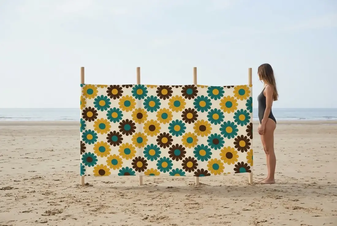 Bloom Windbreak, 4 Poles next to an adult for size